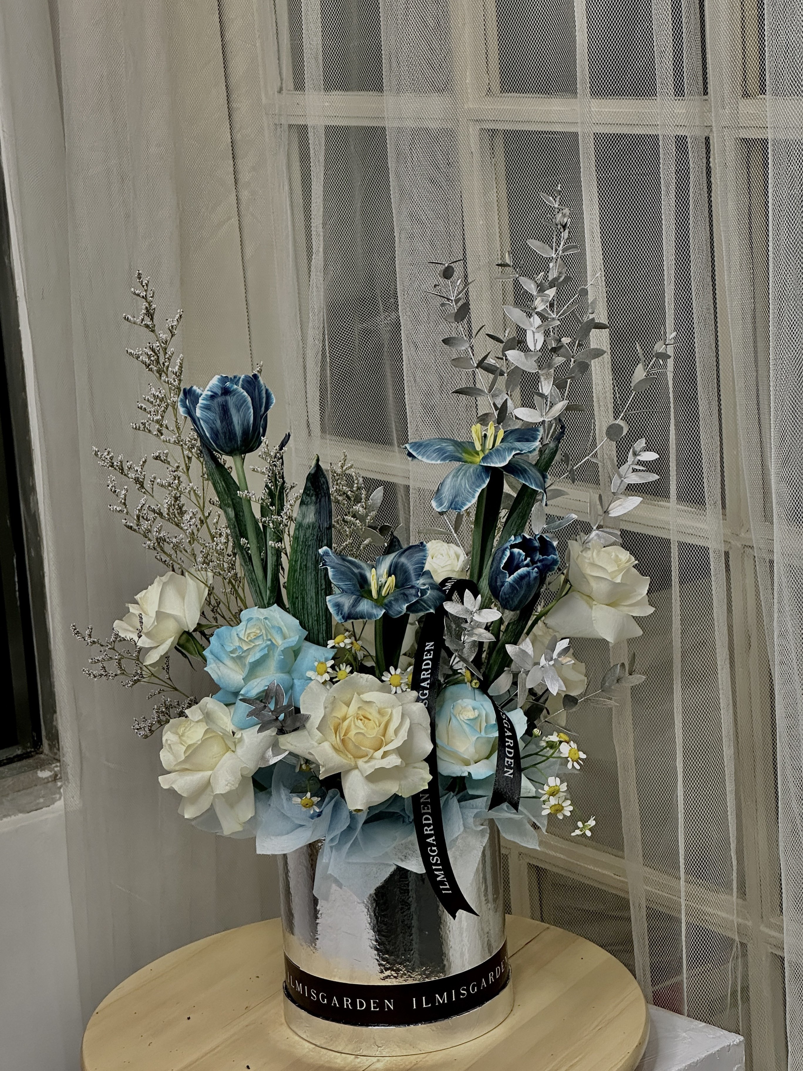 Tulip Royal Blue Bloom Box